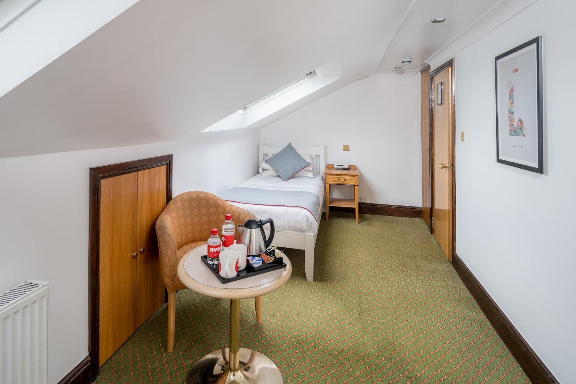 Oyo Abbey Hotel, London Shepherd'S Bush Market Exteriör bild