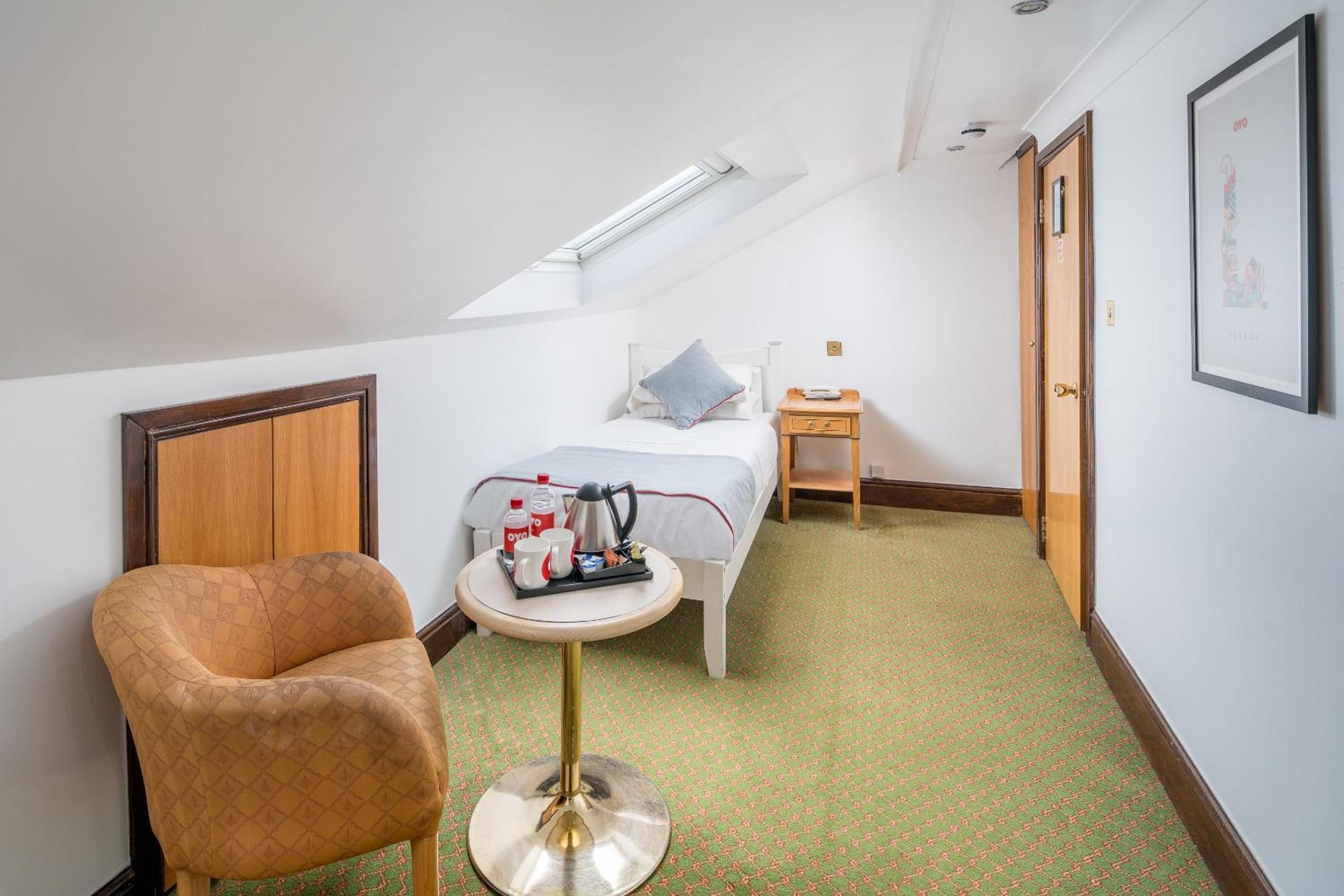 Oyo Abbey Hotel, London Shepherd'S Bush Market Exteriör bild