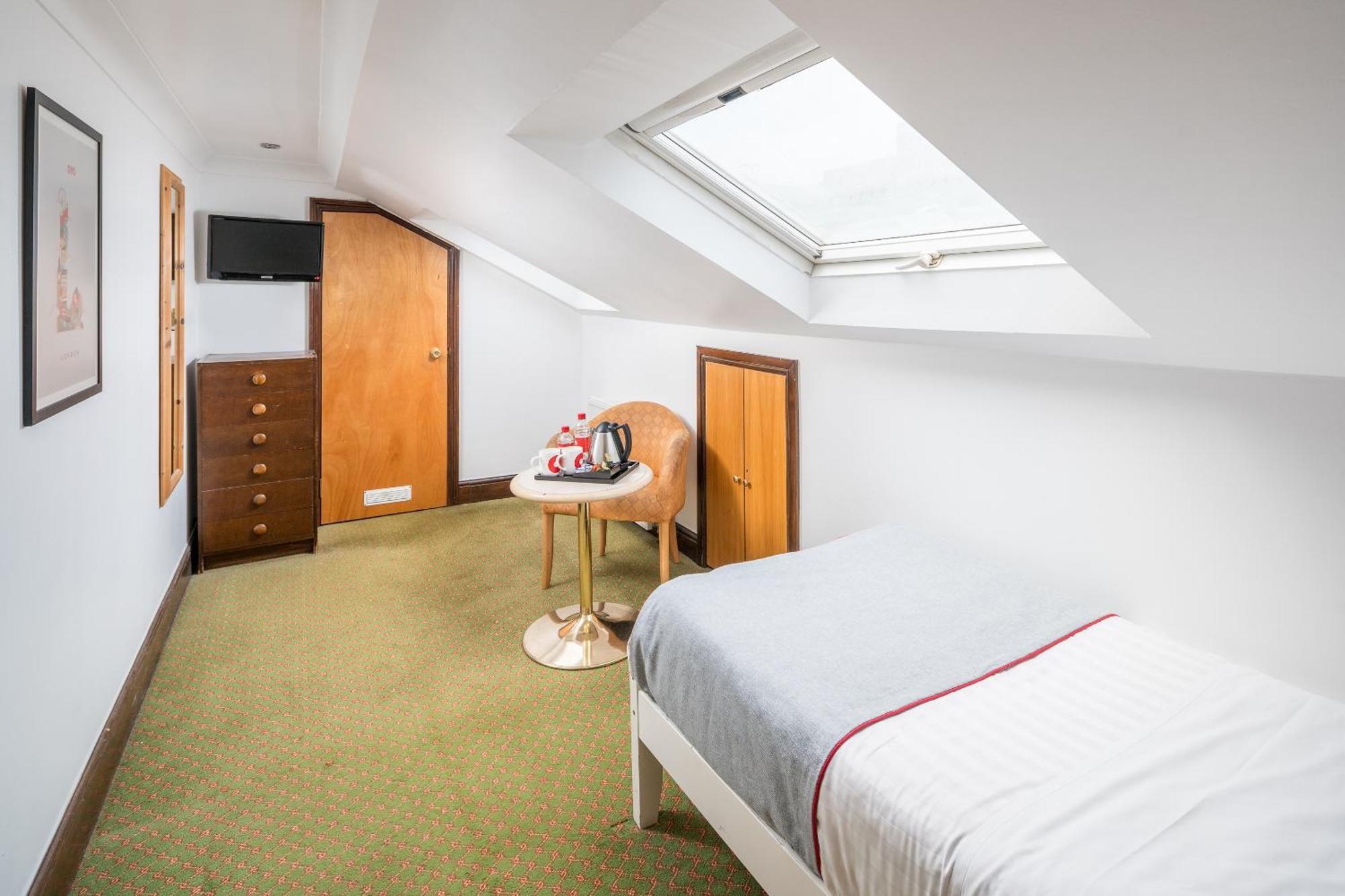 Oyo Abbey Hotel, London Shepherd'S Bush Market Exteriör bild
