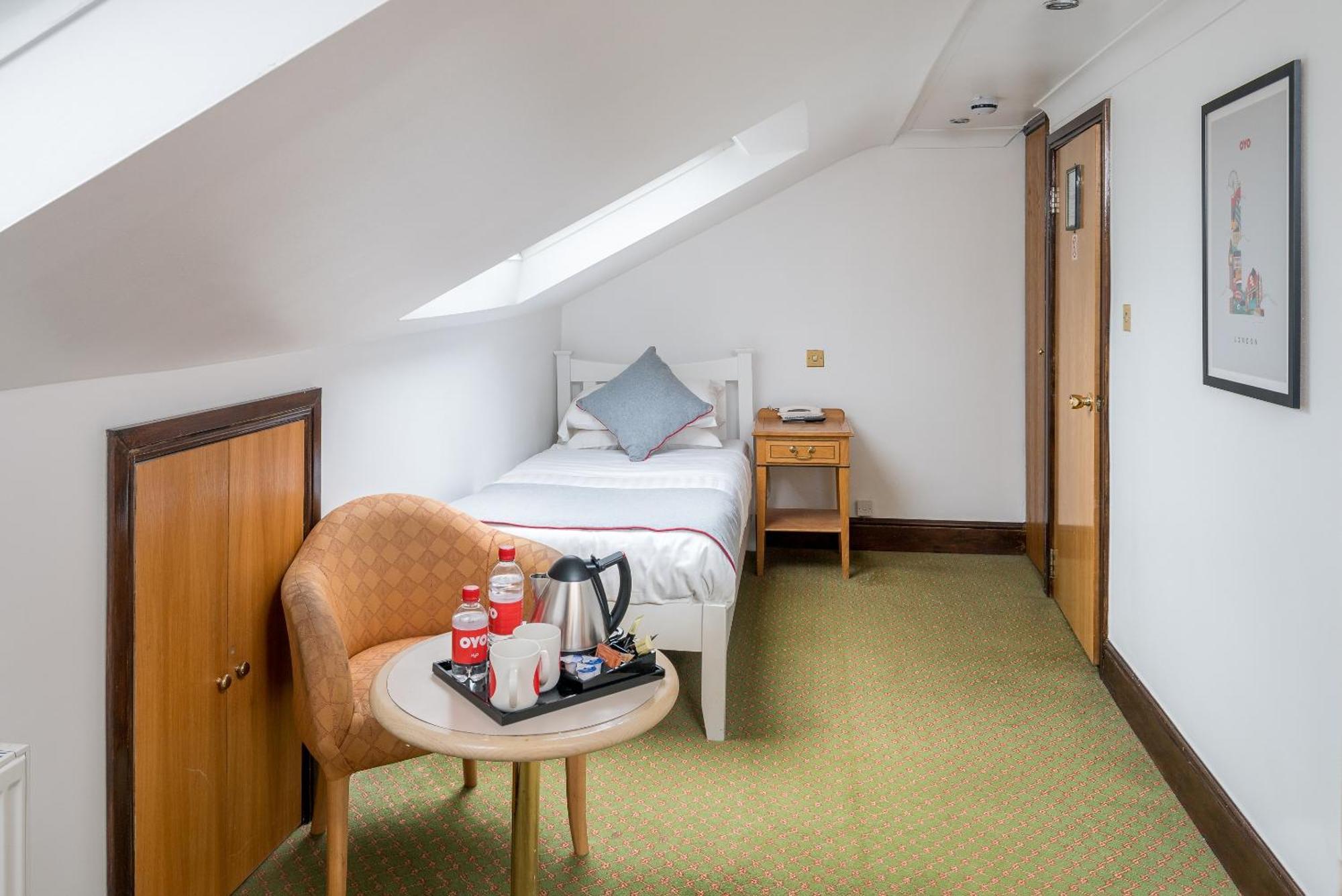 Oyo Abbey Hotel, London Shepherd'S Bush Market Exteriör bild